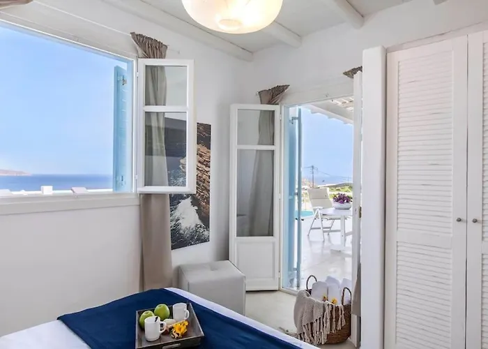 Chaniotis Jacuzzi & Pool Villa Kalafati