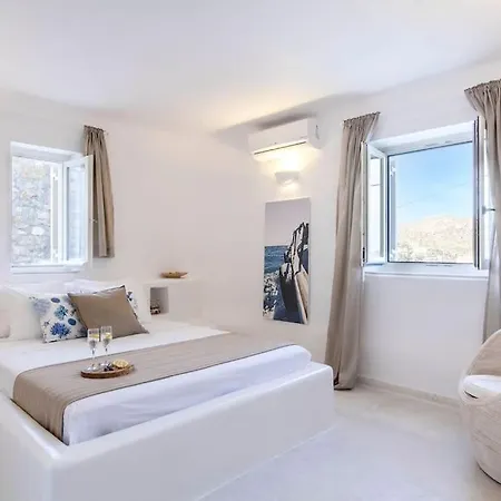 Chaniotis Jacuzzi & Pool Villa *