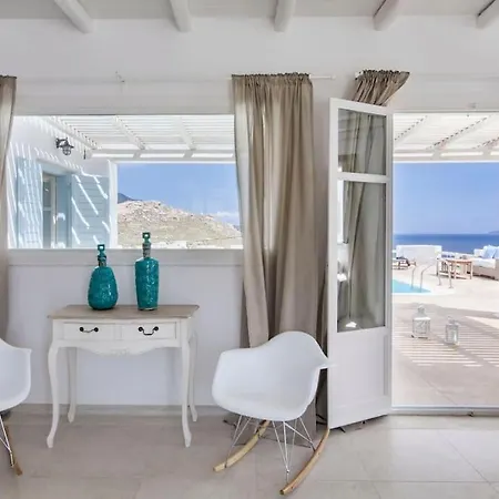 Chaniotis Jacuzzi & Pool 别墅